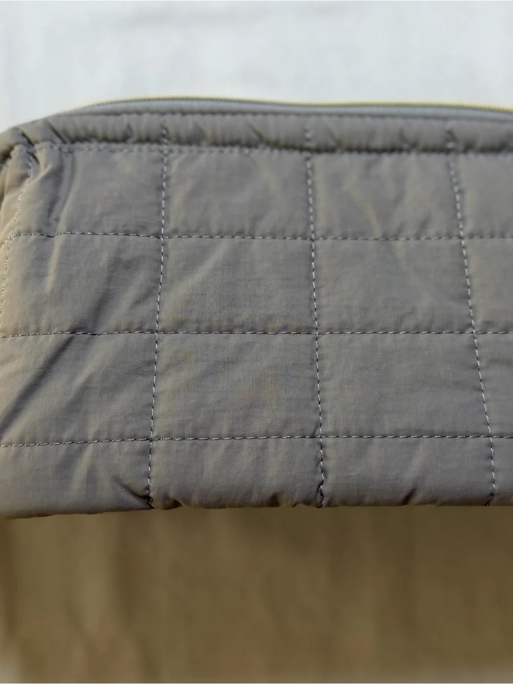 NWT BAGSMART Gray Quilted Cosmetic Travel Pouch